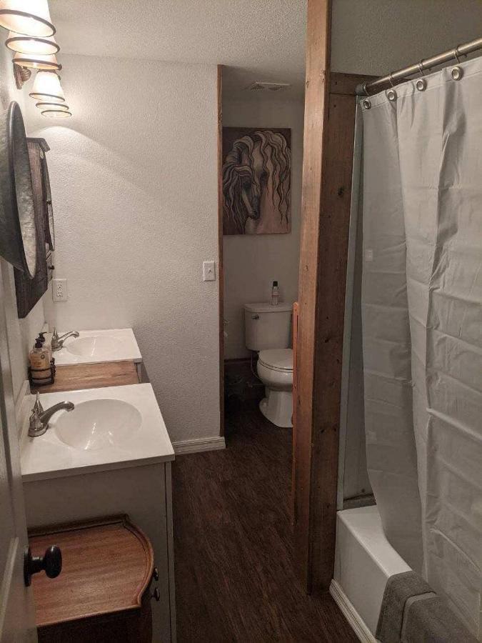 Bunkhouse Farm Stay Fort White Extérieur photo